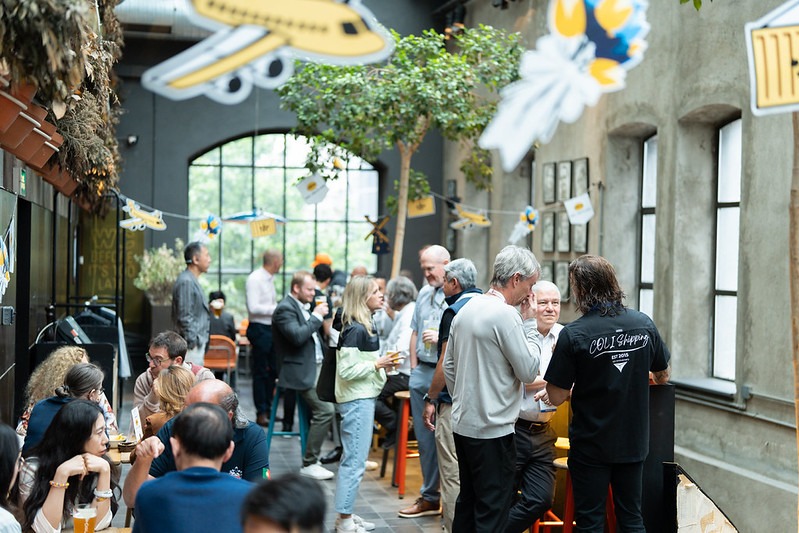 Guests networking at an ISTevent corporate gathering